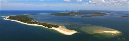 Inskip Point - Rainbow Beach 2015 - QLD (PBH4 00 19136)